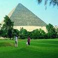Golf ve stínu pyramid