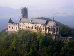 Dějiny národa Českého - KRÁLOVSKÝ HRAD BEZDĚZ