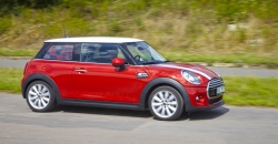 MINI Cooper - ukázka z článků uveřejněných v aktuálním čísle časopisu EVO