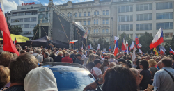 Návrat k demonstraci