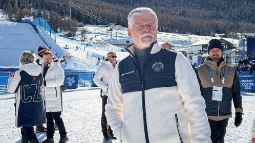 On je všude a nikde